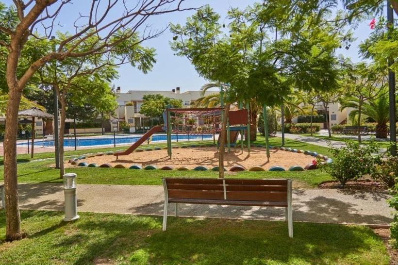 Apartamento Primera Linea De Playa Isla Cristina Urbanizacion Zarati Exterior foto